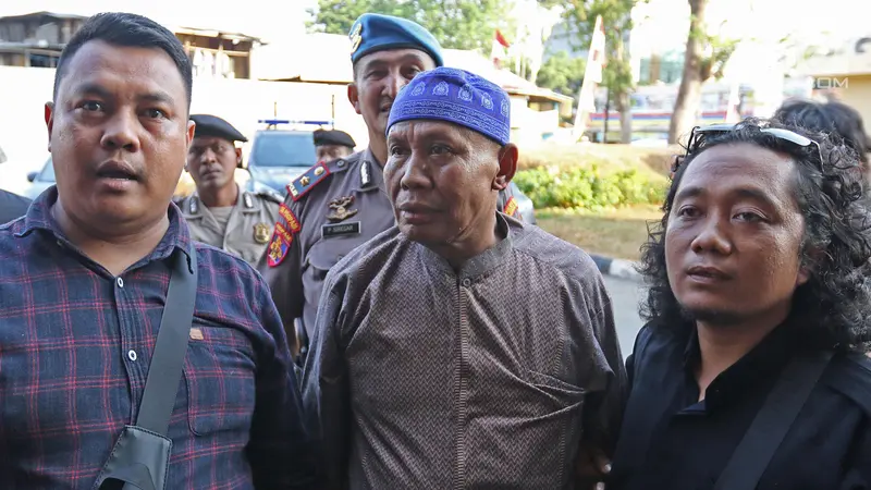 Abah Grandong Si Pemakan Kucing Menyerahkan Diri