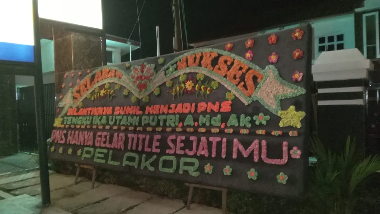 Geger Papan Bunga 'Pelakor' Warnai Acara Pelantikan PNS di Kejari Deli Serdang.