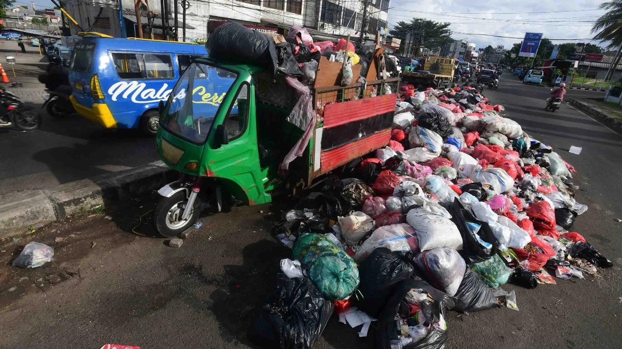 FOTO: Krisis Sampah Berlarut di Tangerang Selatan