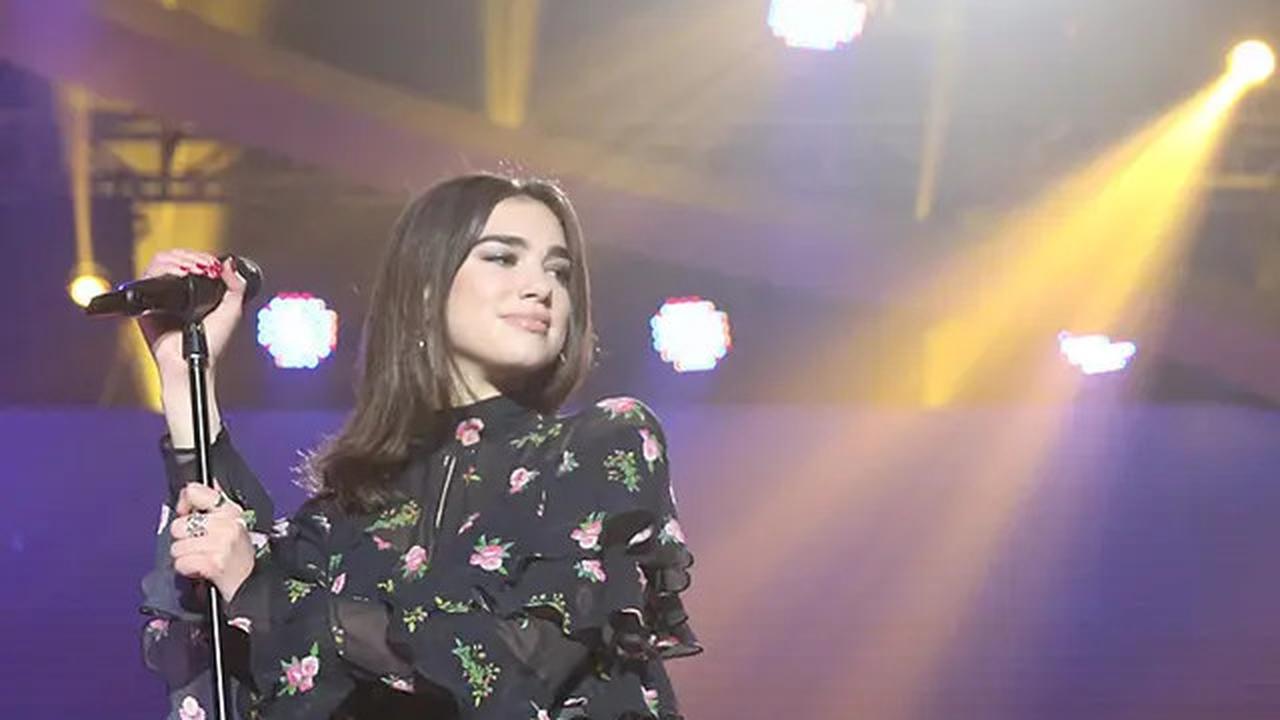 Beredar Video Dua Lipa Duduk Berwajah Sendu Diduga di Hotel Jakarta Usai Konsernya Batal