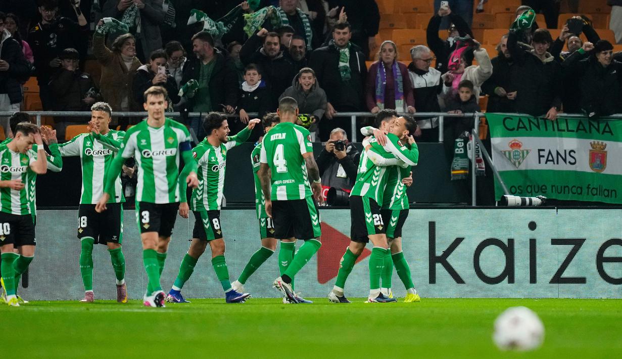 Gol tersebut juga membawa Anthony dkk melangkah ke babak 16 besar setelah membuat Real Betis menempati peringkat keempat dengan meraih 17 poin. (AP Photo/Jose Breton)