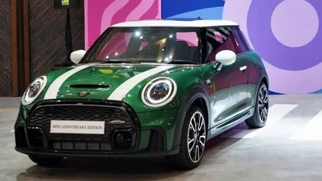 mini cooper hijau