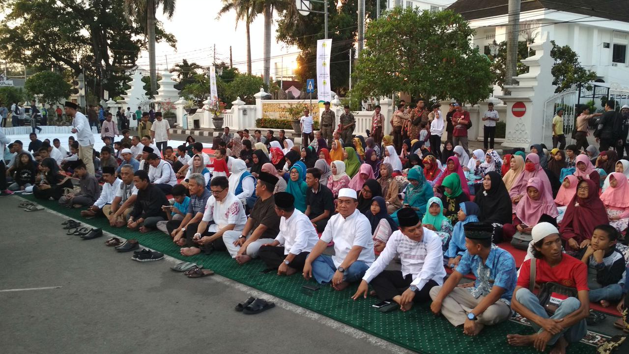 Takjil Kebersamaan dan Semangat Bersatu Ala Kota Cirebon