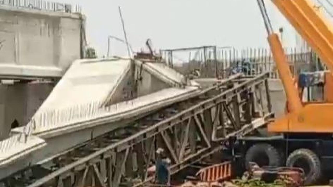 Konstruksi Jembatan Penghubung Kawasan Jababeka & Cikarang Timur Ambruk Terbelah Dua, Ini Penampakannya