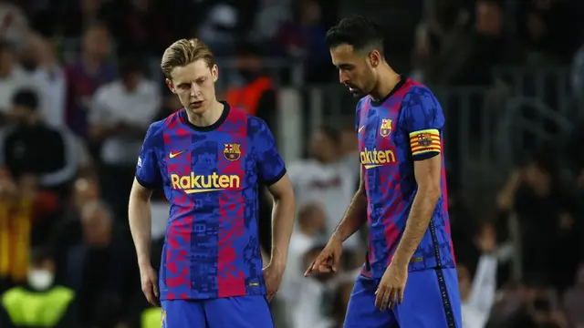 Foto: Kecewanya Penggawa Barcelona Saat Disingkirkan Eintracht Frankfut dari Liga Europa di Kandang Sendiri