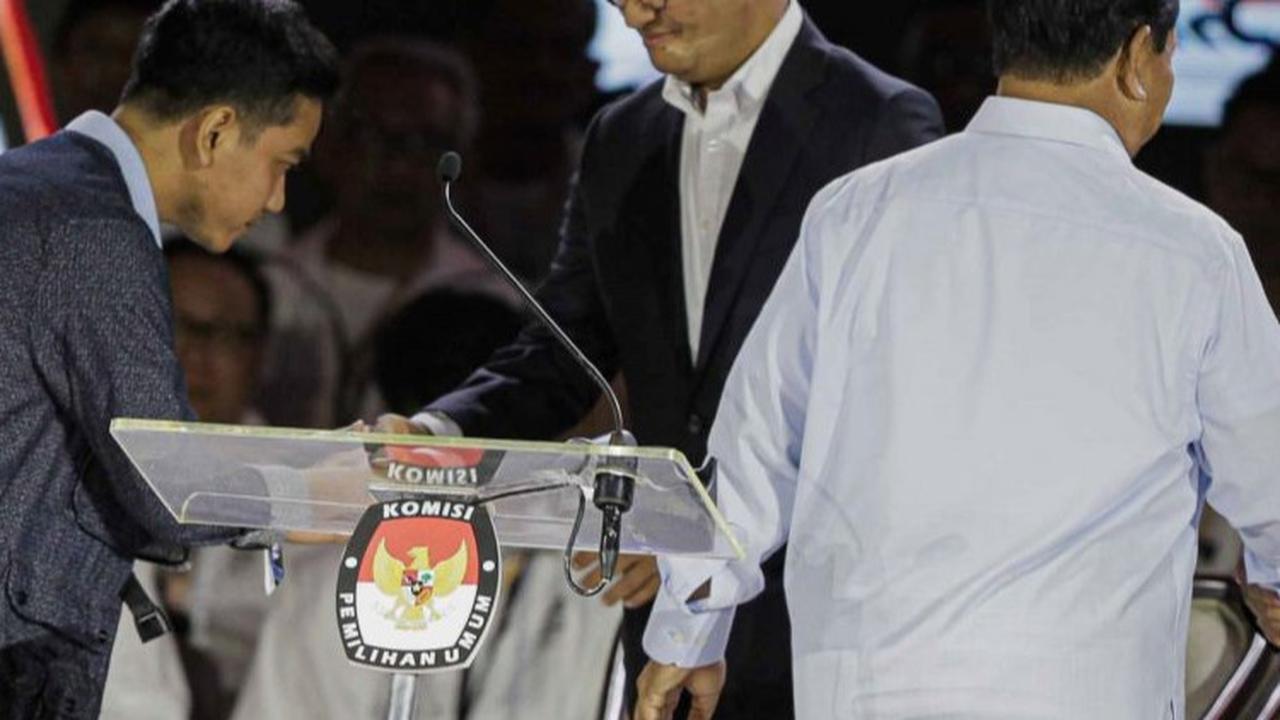 Sebagai informasi, dalam Debat Ketiga tersebut bertemakan pertahanan, keamanan, hubungan internasional, globalisasi, geopolitik, dan politik luar negeri.