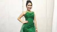 Tidak bercerita soal kisah Ayu Ting Ting yang dianggap penuh drama, namun kali ini bicara soal penampilan Ayu yang nampaknya juga tak kalah ramai jadi perbincangang. Ayu Ting Ting, si Ratu Drama yang jug sering tampil glamor. (Instagram/ayutingting92)