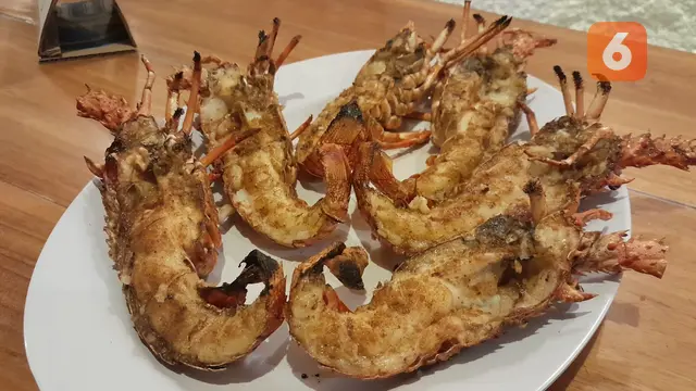 Lobster, makanan lezat dan bergizi dengan antioksidan, asam lemak esensial, serta manfaat untuk mencegah anemia. Makan sehat tanpa takut kolesterol tinggi! (Foto: Benedikta Desideria/Liputan6.com)