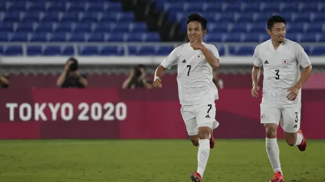 Selebrasi pemain Jepang Takufesa Kubo