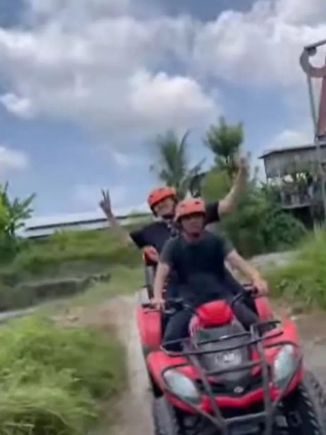 Catherine Wilson mesra bersama suami (Instagram/cathrinewilson)