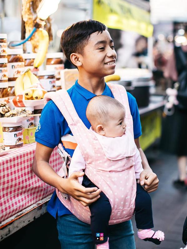 Potret Kedekatan Betrand Peto dan Thania Putri Onsu. (Sumber: Instagram.com/thaniaputrionsu)
