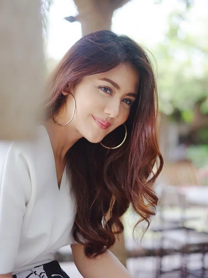 Sering Digosipkan Dengan Ifan Seventeen, Begini Potret Juliana Moechtar