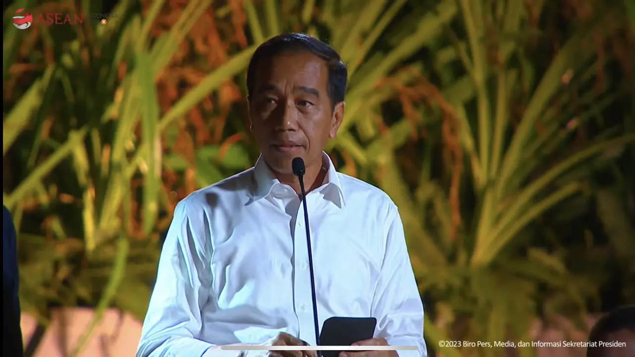 Presiden Jokowi dalam acara makan malam KTT ke-42 ASEAN, Rabu (10/5/2023).