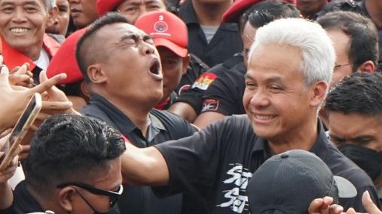 Momen Ganjar Hadiri Pesta Rakyat di Kendal, Sapa Ribuan Pendukung