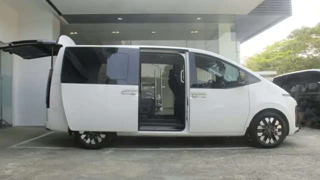 Hyundai Staria