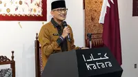 Menteri Pariwisata dan Ekonomi Kreatif, Sandiaga Uno saat membuka pameran batik di Qatar. (Dokumentasi KBRI Doha)