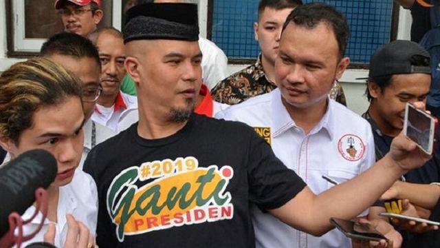 Jadi Sorotan Ahmad Dhani Pakai Kaus Ganti Presiden 2019 