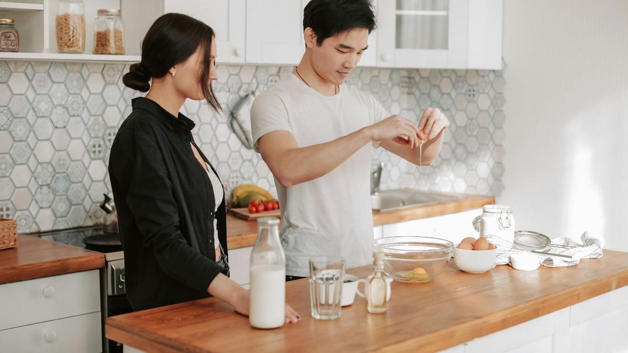<b>13. Ikuti Kelas Memasak Bersama </b><br>