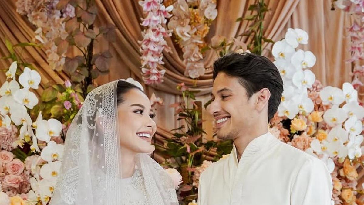 Tampilan Memesona Andhika Adik Laki-Laki Alyssa Daguise Kenakan Beskap saat Siraman hingga Jadi Wali Nikah sang Kakak