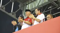 Pemkot Padang memberikan bantuan bus kepada suporter Semen Padang yang akan menonton laga final di SUGBK.