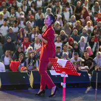 Kecenya cewek ini nggak ada habisnya. (Sumber foto: raisa6690/instagram)