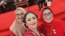 Unggahannya di Instagram pun langsung dibanjiri pujian netizen yang terpesona dengan penampilan wanita kelahiran 24 Maret 1975 tersebut. (Foto:Instagram/krisdayantilemos).
