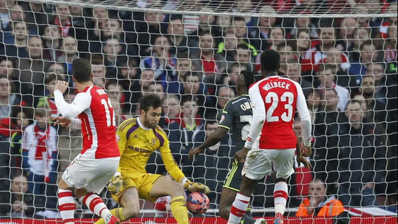 Giroud Garang, Arsenal Sementara Bungkam Middlesbrough