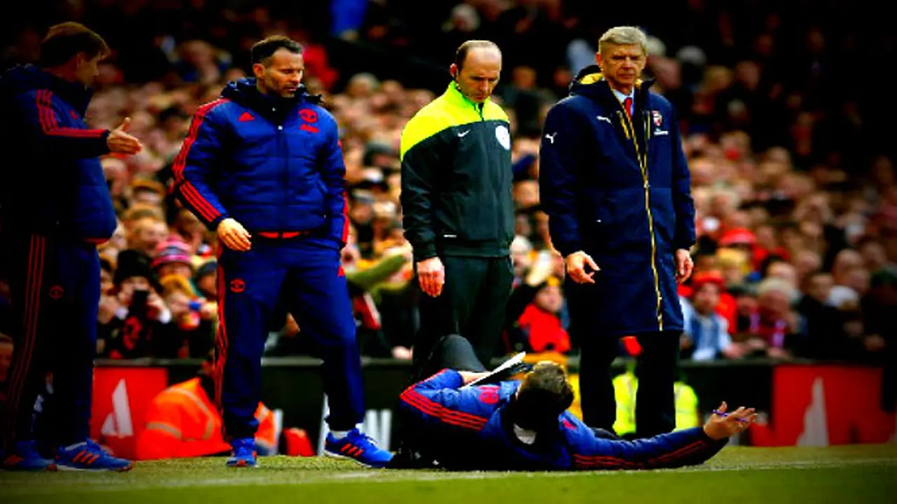 17 Meme Kocak Louis Van Gaal Beredar di Medsos