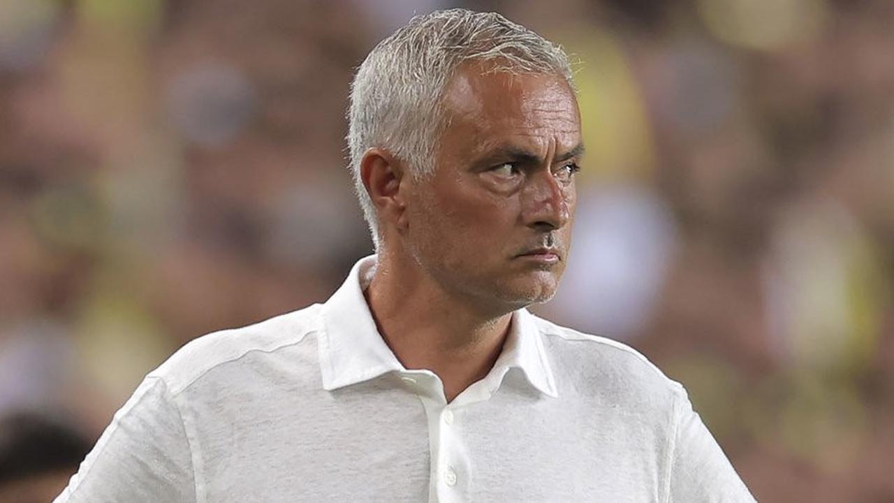 Skandal Wasit Sepak Bola Turki Bikin Melongo, Peringatan Mourinho Terbukti Benar