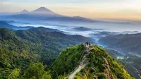 Puncak Gunung Kukusan, Kulon Progo, Yogyakarta. (Sumber Foto: adityabagussantoso/Instagram)