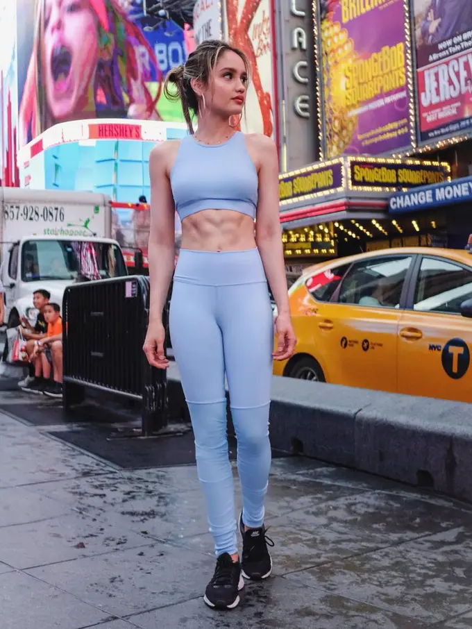 [Bintang] Cinta Laura