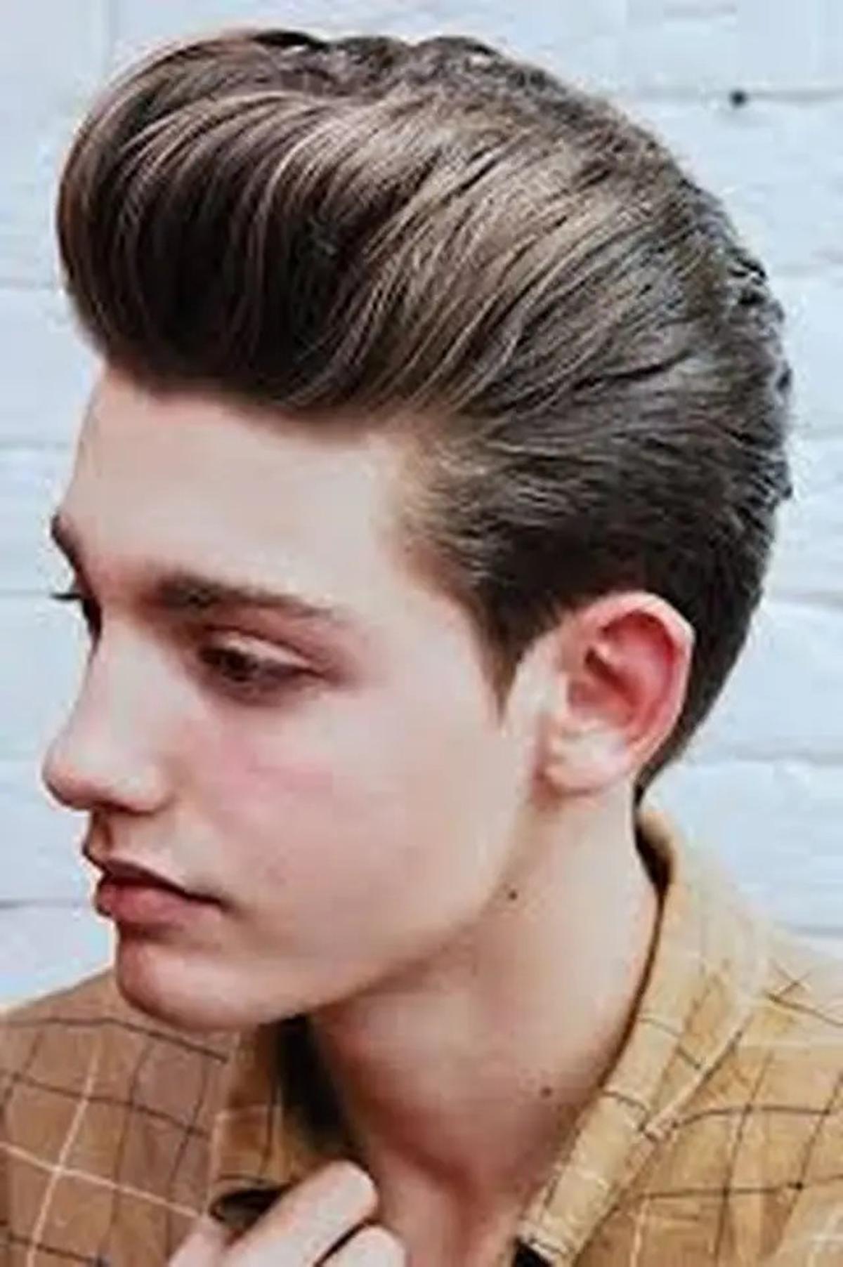 Inspirasi Model Rambut Pendek Pria 2024, Gaya Buzz Cut hingga Layered Undercut yang Stylish