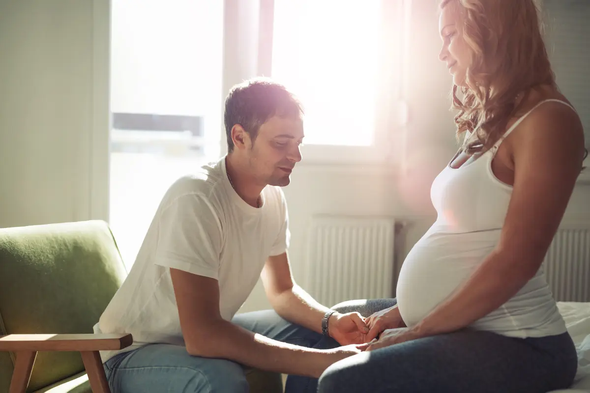 Suami juga bisa ikut cemas saat istri hamil (Foto: iStockphoto)