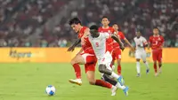 Aksi Elkan Baggott saat Timnas Indonesia berhasil menumbangkan Timnas Mozambik dengan skor tipis 1-0 di Stadion Utama Gelora Bung Karno (SUGBK), Senayan, Selasa (9/6/2026) malam WIB itu. (Bola.com/Bagaskara Lazuardi)
