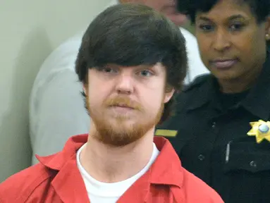 Ethan Couch pengidap " affluenza " menjalani persidangan di Tim Curry Justice Center, Texas 13 April 2016.  Affluenza adalah Istilah kepada seseorang yang tidak sadar atas akibat dari perbuatannya, karena begitu terlindungi secara finansial. ( REUTERS)