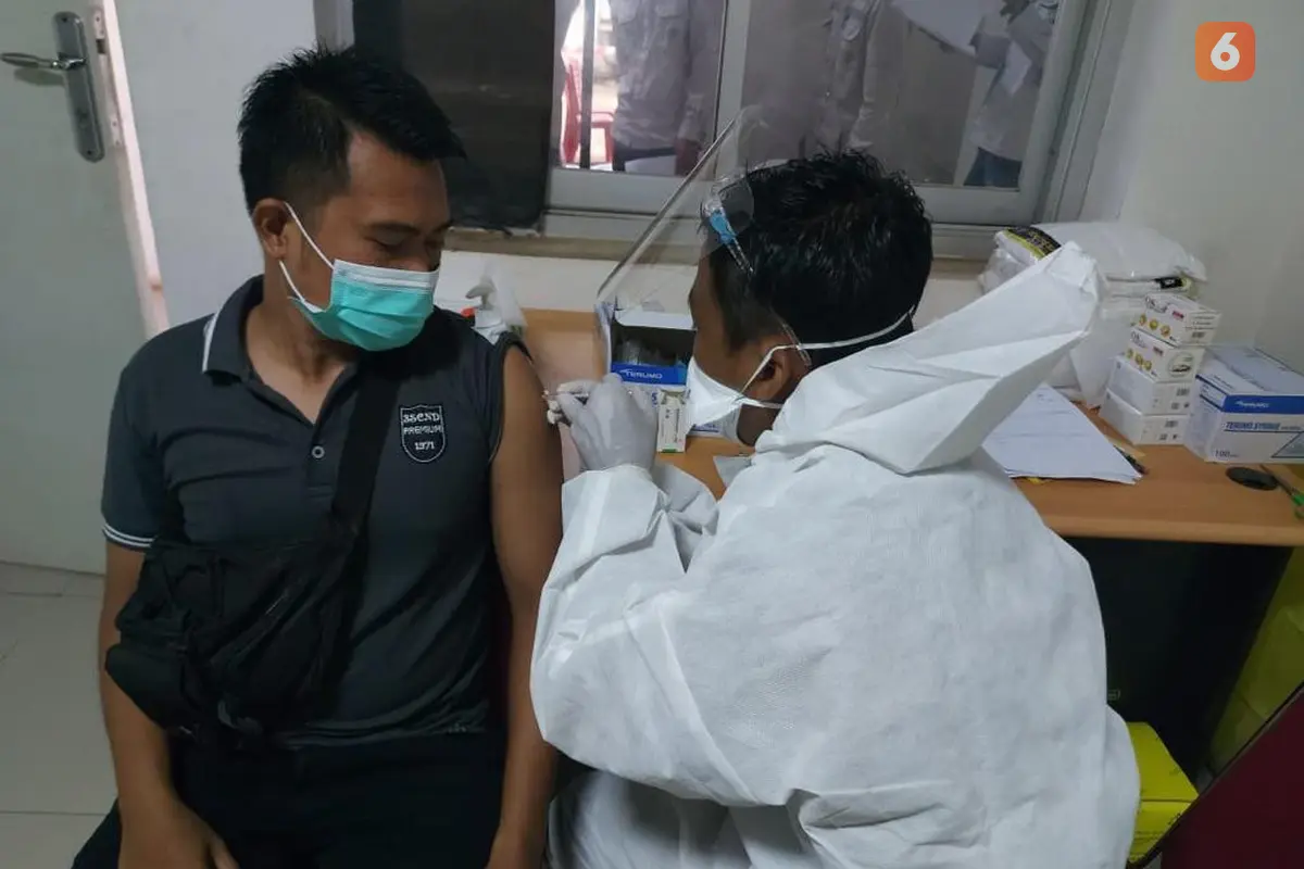 vaksinasi dengan skema gotong-royong di PT IMIP