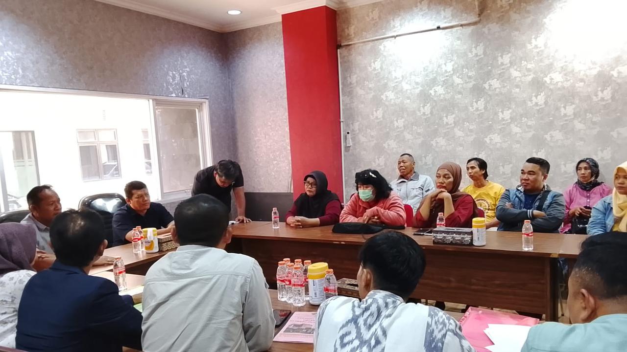 28 Nasabah Koperasi Cari Makmur Gusar, Dana Senilai Rp1,2 Miliar Tak Bisa Dicairkan