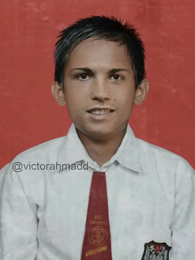 6 Editan Foto Jika Pesepak Bola Pakai Seragam Sekolah di Indonesia, Kocak