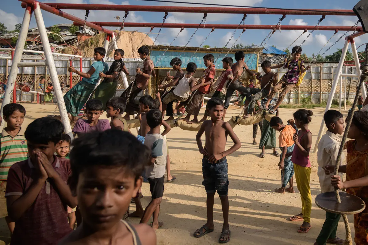 Tawa Ceria Anak Rohingya Bermain di Kamp Pengungsian