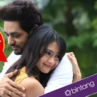 Yuk mengintip seperti apa 5 potret mesra Shakti Arora dan Rini Yulianti ketika syuting FTV. (Foto: Adrian Putra/Bintang.com, Desain: Nurman Abdul Hakim/Bintang.com)