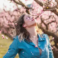 ilustrasi perempuan/Photo by Guillaume M. on Unsplash