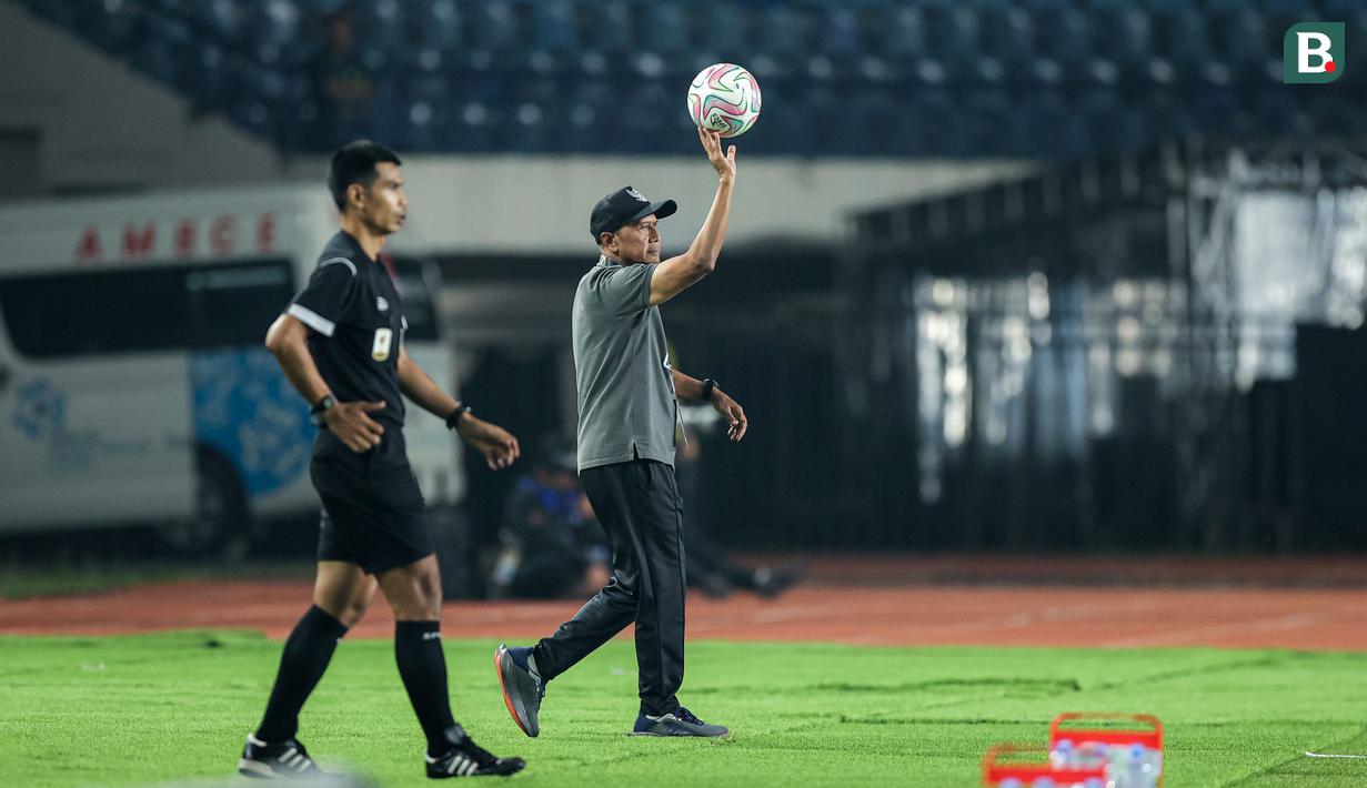 <p>Pelatih&nbsp;Liga Indonesia All-Star, rahmad Darmawan, saat melawan Dewa United dalam perebutan tempat ketiga Piala Presiden 2025 di Stadion Si Jalak Harupat, Kabupaten Bandung, pada Sabtu (12/7/2025) malam WIB. (Bola.com/Bagas Lazuardi)</p>