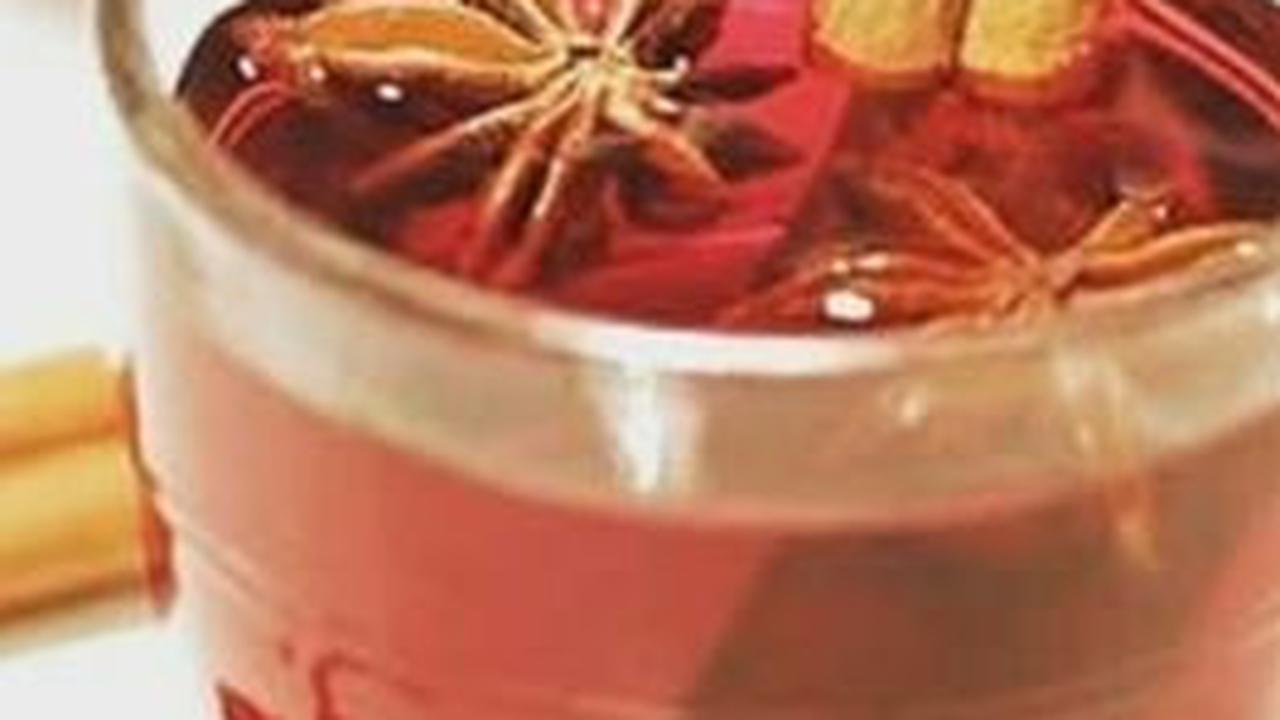 6. Resep Minuman Hangat Buat Takjil Buka Puasa: Bir Pletok<br>