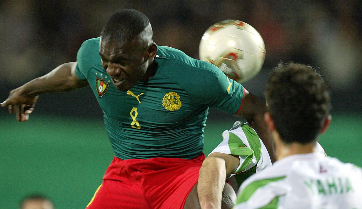 Geremi Njitap. Gelandang kanan Kamerun pengoleksi 119 caps dengan raihan 13 gol ini menjuarai Piala Afrika pada edisi 2000 dan 2002. Sedangkan trofi Liga Champions Eropa diraih pada musim 1999/2000 dan 2001/2002 bersama Ajax Amsterdam yang dibelanya selama 3 musim sejak 1999/2000. (AFP/Franck Fife)