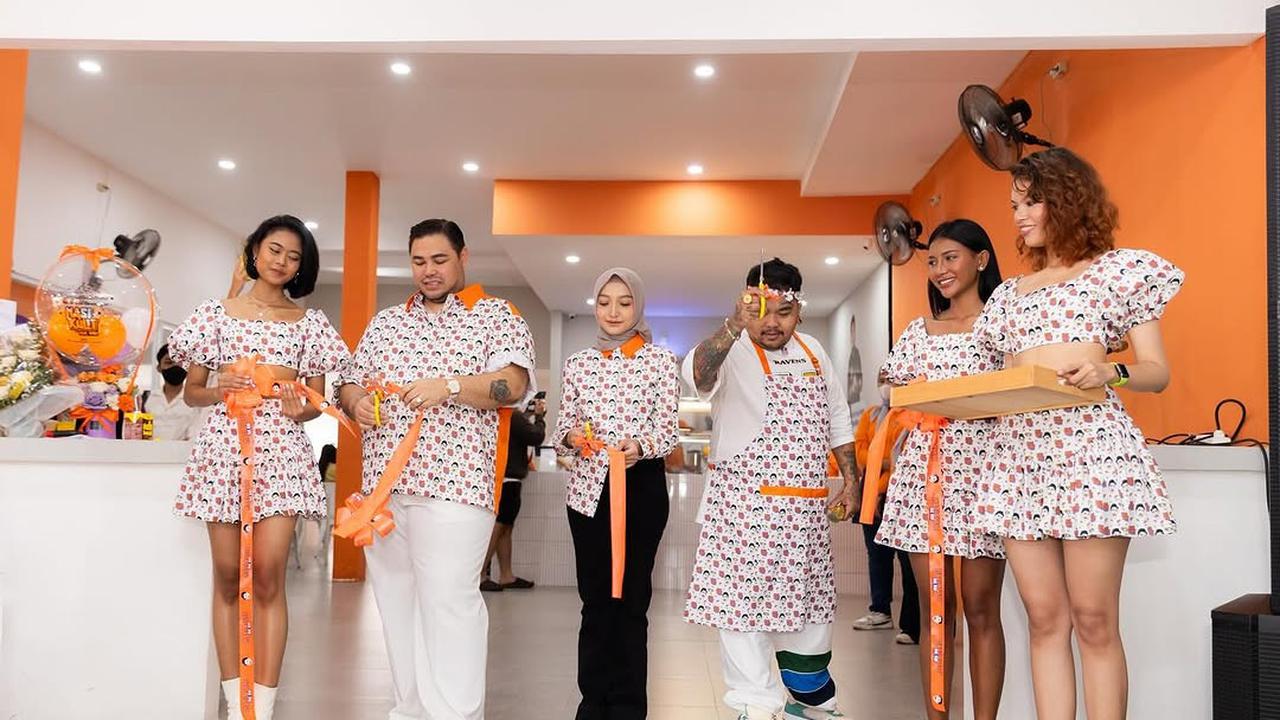 Ivan Gunawan Buka Bisnis Kuliner Baru, Harganya Mulai 15 Ribu sudah Bikin Perut Kenyang
