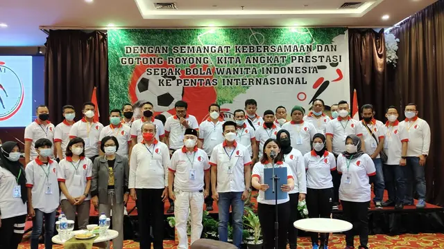 Gerakan Sepak Bola Wanita Indonesia (GWSI).