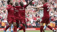 Sadio Mane, Mohammed Salah dan Naby Keita rayakan gol Liverpool atas West Ham (David Davies/PA via AP)