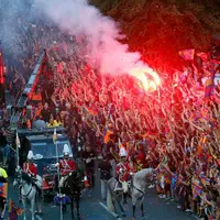 Video parade kemenangan klub Barcelona meraih gelar juara Liga Champions 2015.