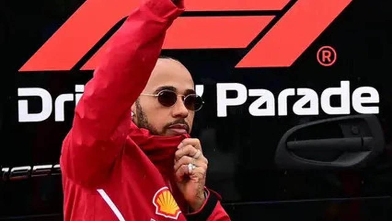 Cerita Lewis Hamilton Bolak-balik ke Bali: Surfing di Uluwatu dan Jatuh Cinta dengan Makanan Indonesia