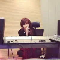 Tak hanya memiliki paras cantik dan suara yang merdu, Park Bom 2NE1 juga memiliki hati yang lembut. Mendapat kabar ada penggemarnya yang menderita kanker, Park Bom langsung merespon dengan cepat. (Instagram/harooboomi)